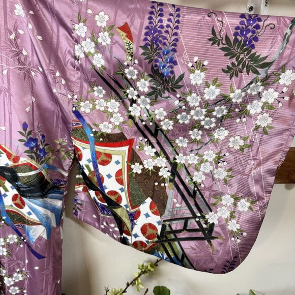 Made in Japan | Lavender Kimono Robe | Traditional Geisha & Sakura Print - Picture 6 of 12